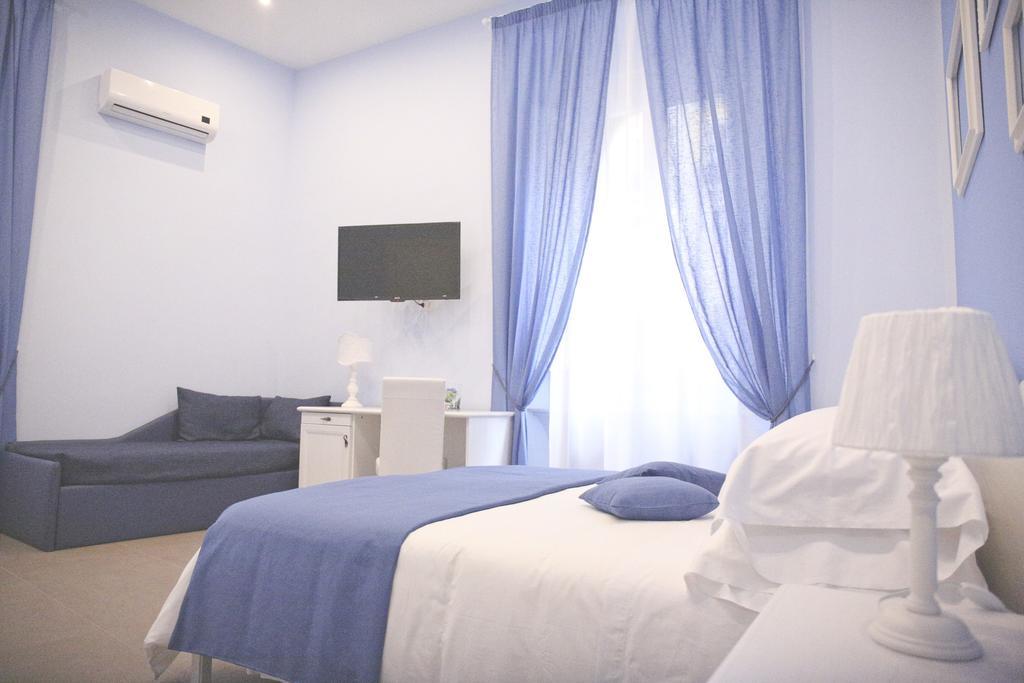 ナポリ ラ バイア ディ パルテノペ Bed & Breakfast 部屋 写真
